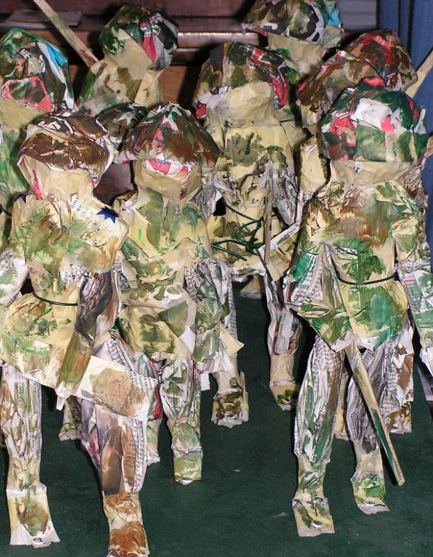 Kindersoldaten 6, 2007, Zeitung-Fotoausriss, 41x38x80.jpg